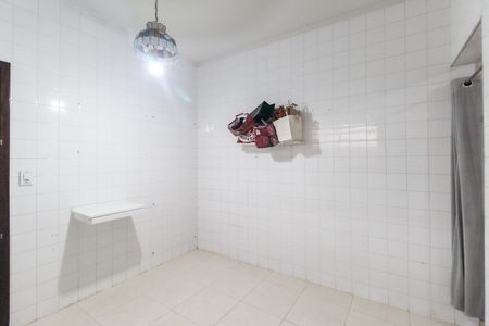 Casa à venda com 365m², 4 quartos e 3 vagas Casa à venda com 365m², 4 quartos e 3 vagasCozinha Casa 2