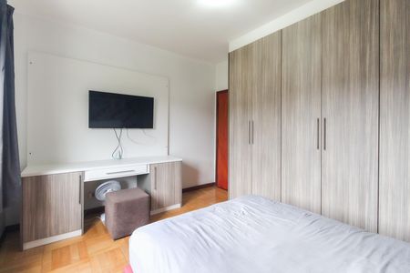 Casa à venda com 365m², 4 quartos e 3 vagas Casa à venda com 365m², 4 quartos e 3 vagasQuarto 3