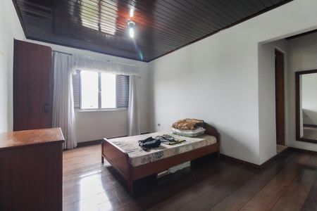 Casa à venda com 365m², 4 quartos e 3 vagas Casa à venda com 365m², 4 quartos e 3 vagasQuarto 2 - Suíte