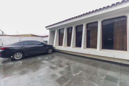 Casa à venda com 365m², 4 quartos e 3 vagas Casa à venda com 365m², 4 quartos e 3 vagasGaragem
