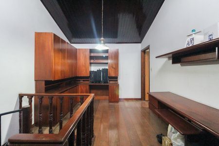 Casa à venda com 365m², 4 quartos e 3 vagas Casa à venda com 365m², 4 quartos e 3 vagasHall