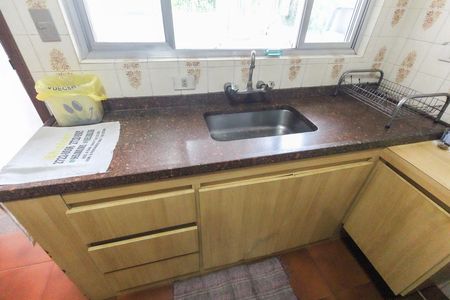 Casa à venda com 365m², 4 quartos e 3 vagas Casa à venda com 365m², 4 quartos e 3 vagasCozinha