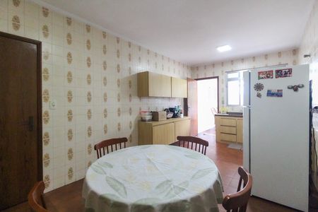 Casa à venda com 365m², 4 quartos e 3 vagas Casa à venda com 365m², 4 quartos e 3 vagasCozinha