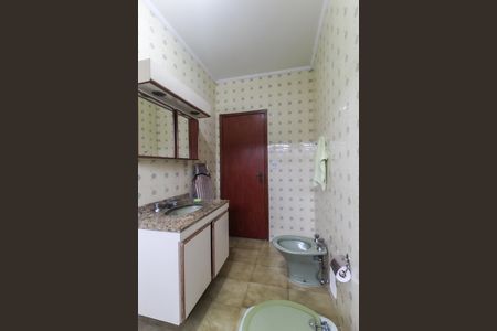 Casa à venda com 365m², 4 quartos e 3 vagas Casa à venda com 365m², 4 quartos e 3 vagasBanheiro Quarto 1 - Suíte