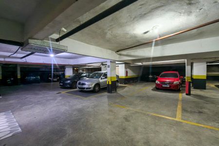 Garagem de apartamento para alugar com 4 quartos, 620m² em Vila Tupi, Praia Grande