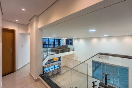 Hall da escada  de apartamento para alugar com 4 quartos, 620m² em Vila Tupi, Praia Grande
