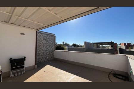 Casa de condomínio à venda com 245m², 3 quartos e 2 vagas