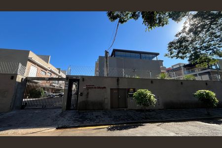 Casa de condomínio à venda com 245m², 3 quartos e 2 vagas