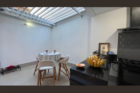 Casa de condomínio à venda com 245m², 3 quartos e 2 vagas