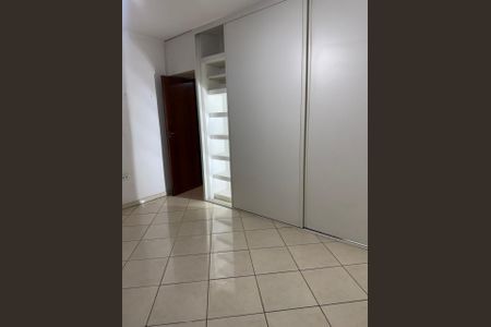 Quarto de casa para alugar com 2 quartos, 100m² em Km 18, Osasco