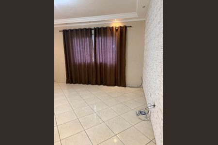 Sala de casa para alugar com 2 quartos, 100m² em Km 18, Osasco