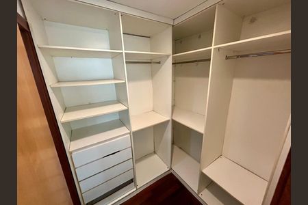 Apartamento para alugar com 73m², 1 quarto e 1 vaga