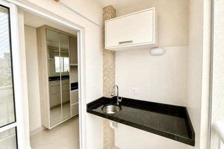 Apartamento à venda com 107m², 2 quartos e 1 vaga Apartamento à venda com 107m², 2 quartos e 1 vagaVaranda