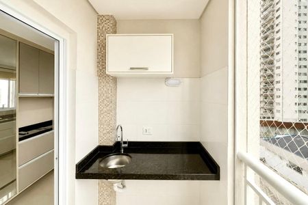 Apartamento à venda com 107m², 2 quartos e 1 vaga Apartamento à venda com 107m², 2 quartos e 1 vagaVaranda