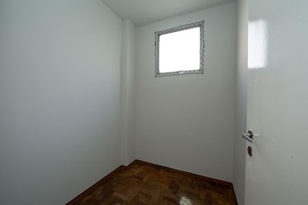 QUARTO DE EMPREGADA de apartamento à venda com 3 quartos, 95m² em Gutierrez, Belo Horizonte