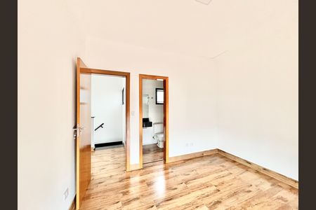 Casa para alugar com 102m², 3 quartos e 2 vagasSuíte 