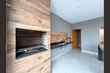 Casa para alugar com 102m², 3 quartos e 2 vagasÁrea comum - Churrasqueira