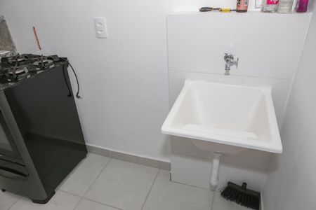 Cozinha e Área de Serviço de apartamento para alugar com 2 quartos, 34m² em Parque Industrial Tomas Edson, São Paulo
