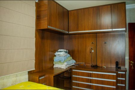 Casa à venda com 450m², 4 quartos e 3 vagas Casa à venda com 450m², 4 quartos e 3 vagasQuarto 4