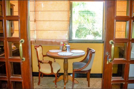 Sacada de casa à venda com 4 quartos, 450m² em Setor Jao, Goiânia