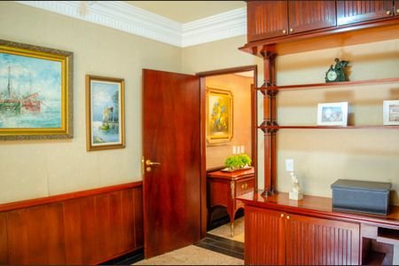 Casa à venda com 450m², 4 quartos e 3 vagas Casa à venda com 450m², 4 quartos e 3 vagasQuarto 1