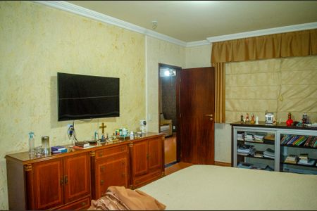 Casa à venda com 450m², 4 quartos e 3 vagas Casa à venda com 450m², 4 quartos e 3 vagasSuíte