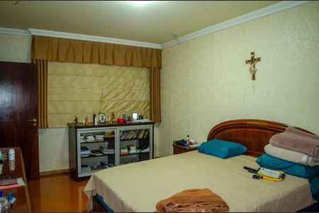 Casa à venda com 450m², 4 quartos e 3 vagas Casa à venda com 450m², 4 quartos e 3 vagasSuíte