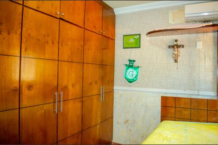 Casa à venda com 450m², 4 quartos e 3 vagas Casa à venda com 450m², 4 quartos e 3 vagasQuarto 4