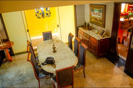 Casa à venda com 450m², 4 quartos e 3 vagas Casa à venda com 450m², 4 quartos e 3 vagasSala de Jantar