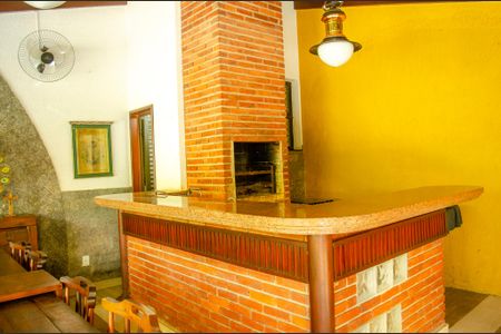 Casa à venda com 450m², 4 quartos e 3 vagas Casa à venda com 450m², 4 quartos e 3 vagasÁrea gourmet