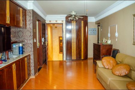 Casa à venda com 450m², 4 quartos e 3 vagas Casa à venda com 450m², 4 quartos e 3 vagasSala de TV