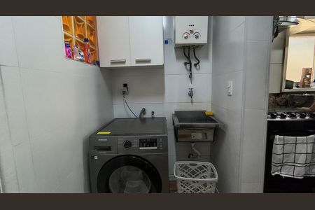 Casa de condomínio à venda com 140m², 3 quartos e 2 vagas Casa de condomínio à venda com 140m², 3 quartos e 2 vagasCozinha e Área de serviço