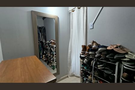 Casa de condomínio à venda com 140m², 3 quartos e 2 vagas Casa de condomínio à venda com 140m², 3 quartos e 2 vagasCloset da Suíte 1