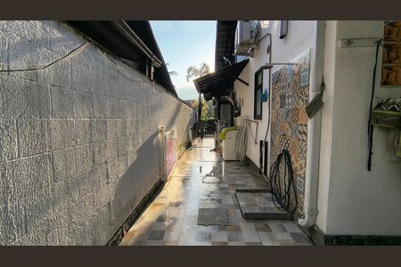 Casa de condomínio à venda com 140m², 3 quartos e 2 vagas Casa de condomínio à venda com 140m², 3 quartos e 2 vagasQuintal