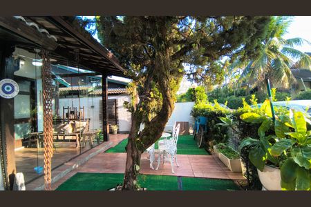 Casa de condomínio à venda com 140m², 3 quartos e 2 vagas Casa de condomínio à venda com 140m², 3 quartos e 2 vagasQuintal