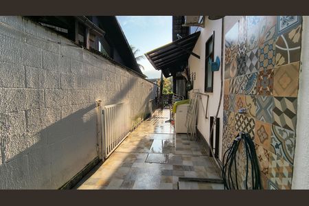Casa de condomínio à venda com 140m², 3 quartos e 2 vagas Casa de condomínio à venda com 140m², 3 quartos e 2 vagasQuintal