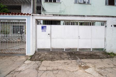 Placa de apartamento para alugar com 3 quartos, 120m² em Vila Kosmos, Rio de Janeiro