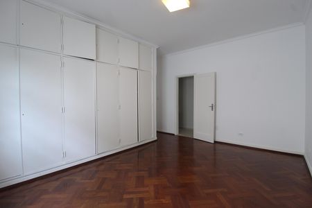 Casa para alugar com 320m², 5 quartos e 5 vagasQuarto 3 - Suíte