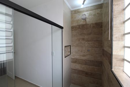 Casa para alugar com 320m², 5 quartos e 5 vagasBanheiro Social