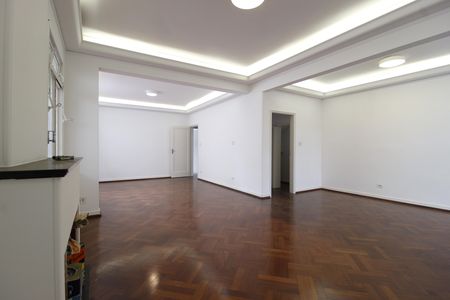 Casa para alugar com 320m², 5 quartos e 5 vagasSala