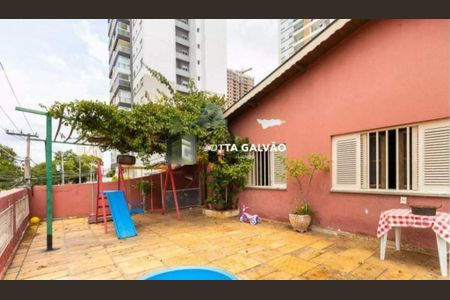 Casa à venda com 214m², 3 quartos e 2 vagas
