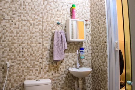 Casa para alugar com 90m², 2 quartos e 1 vaga Casa para alugar com 90m², 2 quartos e 1 vagaSuíte Banheiro