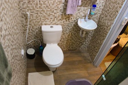 Casa para alugar com 90m², 2 quartos e 1 vaga Casa para alugar com 90m², 2 quartos e 1 vagaSuíte Banheiro