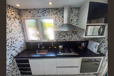 Casa de condomínio à venda com 384m², 4 quartos e 2 vagasCozinha