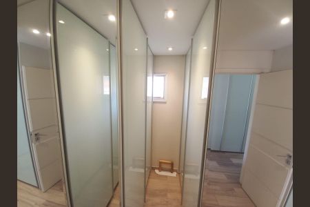 Casa de condomínio à venda com 384m², 4 quartos e 2 vagasBanheiro
