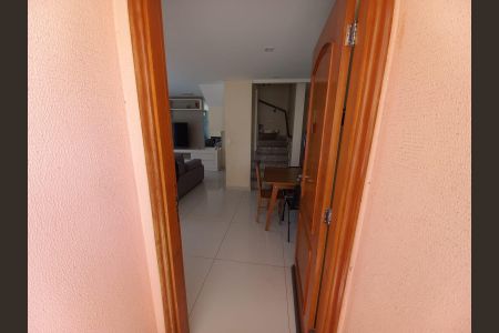 Casa de condomínio à venda com 384m², 4 quartos e 2 vagasSala
