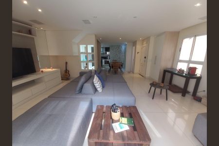 Casa de condomínio à venda com 384m², 4 quartos e 2 vagasSala