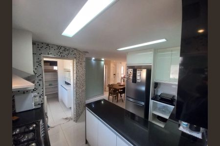 Casa de condomínio à venda com 384m², 4 quartos e 2 vagasCozinha