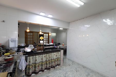 Casa à venda com 70m², 4 quartos e sem vaga Casa à venda com 70m², 4 quartos e sem vagaCozinha
