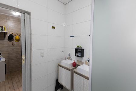 Casa à venda com 70m², 4 quartos e sem vaga Casa à venda com 70m², 4 quartos e sem vagaBanheiro da Suíte